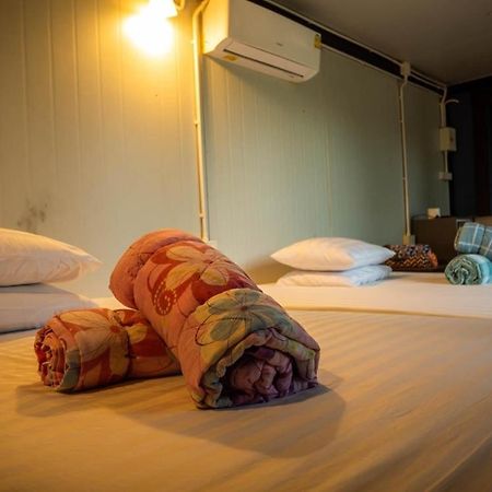 Beach Box Resort At Rimlay Rayong Esterno foto