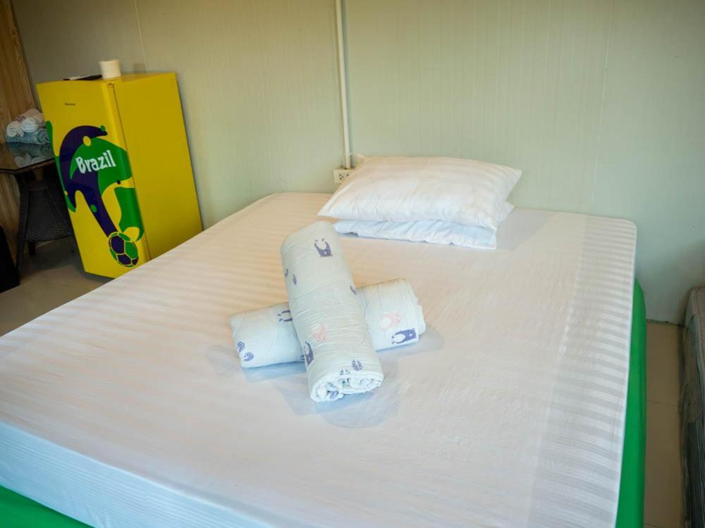 Beach Box Resort At Rimlay Rayong Esterno foto