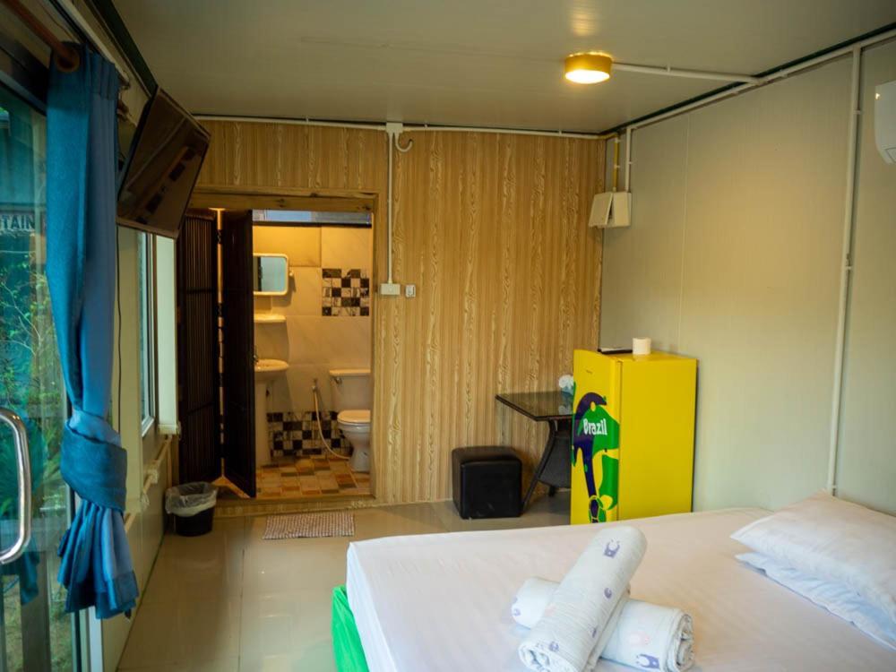 Beach Box Resort At Rimlay Rayong Esterno foto