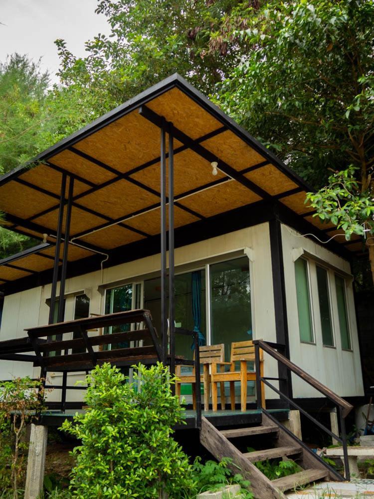 Beach Box Resort At Rimlay Rayong Esterno foto