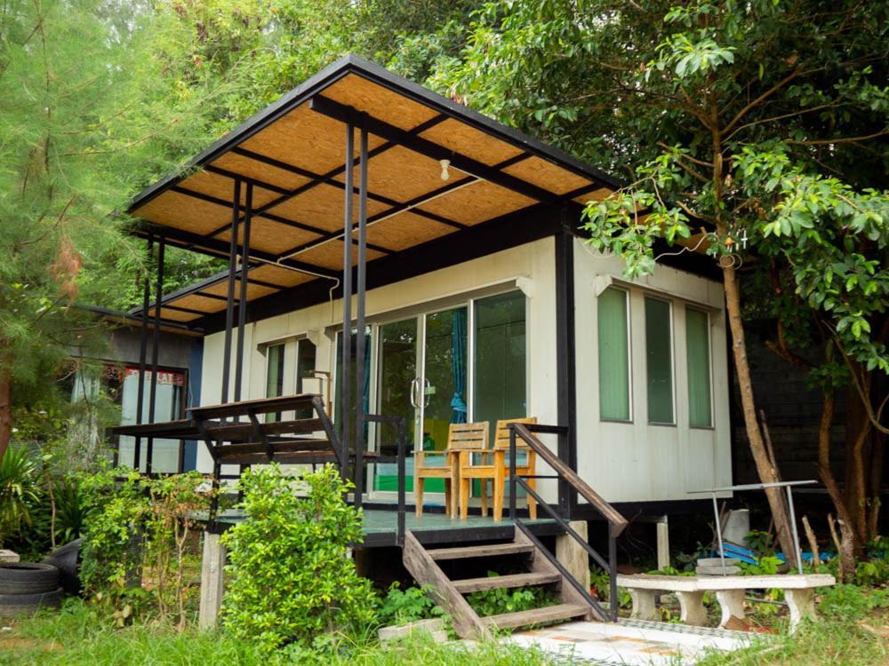 Beach Box Resort At Rimlay Rayong Esterno foto