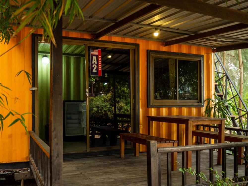 Beach Box Resort At Rimlay Rayong Esterno foto
